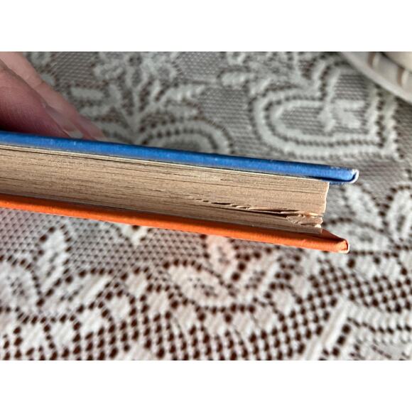 1984 Flip Comic Book: The Time Machine & Treasure Island - Picture 3 of 9